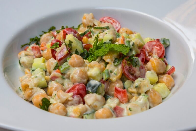 Creamy Chickpea Cucumber Salad – A Refreshing & Protein-Packed Vegan Recipe