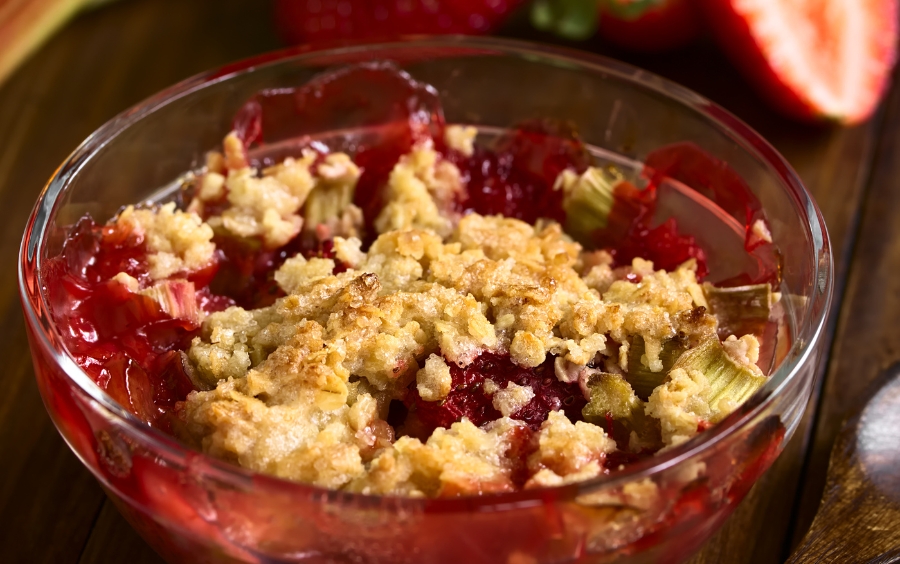 Strawberry Rhubarb Crumble