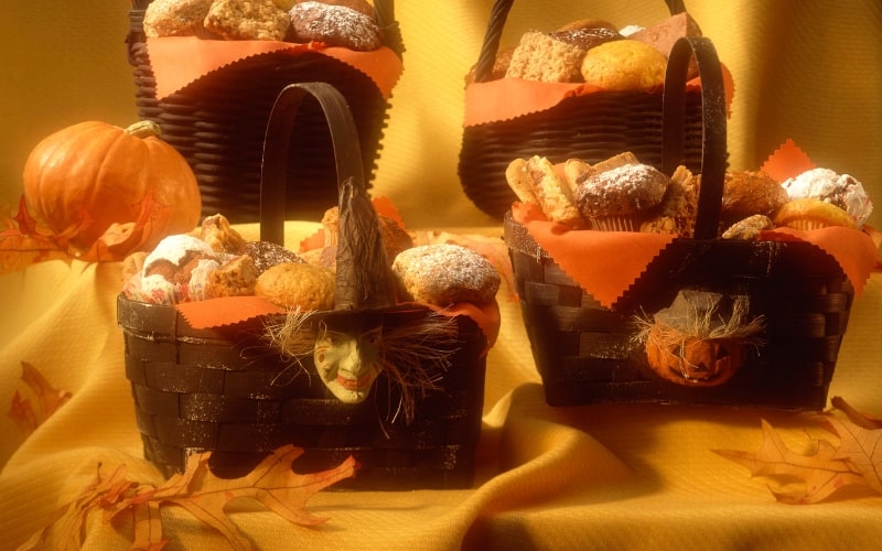 18 Halloween Boo Baskets for Women