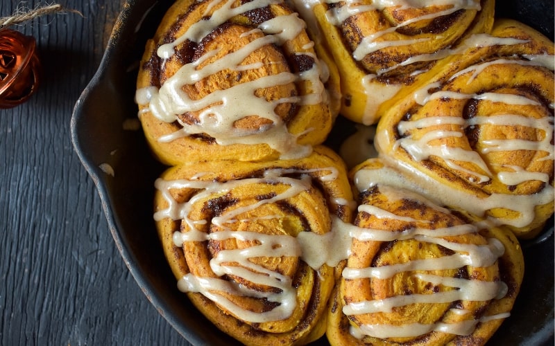 Vegan Pumpkin Cinnamon Rolls